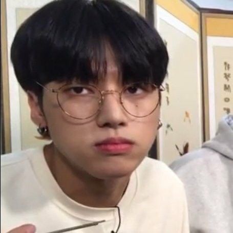 Wooyoung Funny Faces, Wooyoung Reaction Pics, Wooyoung Memeable Face, Ateez Memeable, Ateez Memeable Face, Wooyoung Funny, Ateez Reaction Pics, Kpop Memeable, Atz Icons