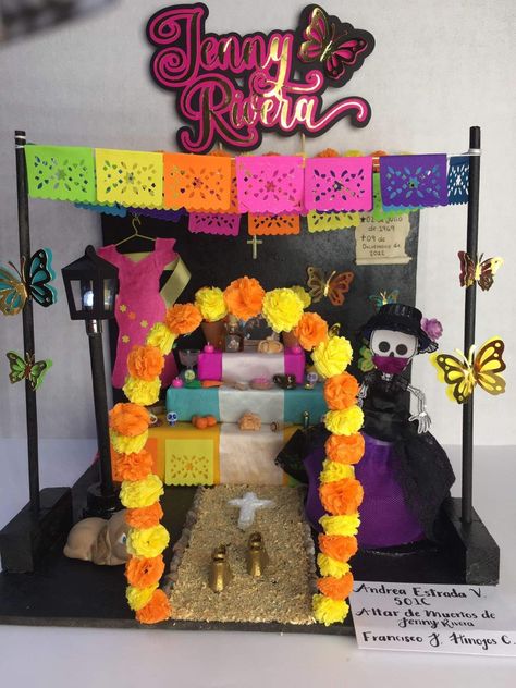 Ofrenda Ideas Diy Small Project, Dia De Los Muertos Project Ideas, Ofrenda Project Ideas, Shoebox Ofrenda Project, Small Ofrenda, Dia De Los Muertos Crafts Ideas, Shoe Box Diy, Dia De Los Muertos Decorations Ideas, Spanish Projects