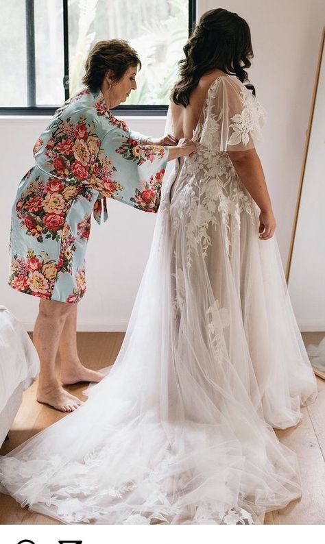 Floral A Line Wedding Dress, Whimsical Plus Size Wedding Dress, Wedding Dress For Short Women Curvy, Boho Plus Size Wedding Dress, Plus Size Wedding Dress Short, Budget Wedding Dress, Wedding Dress Cheap, Plus Size Wedding Dresses With Sleeves, Plus Wedding Dresses