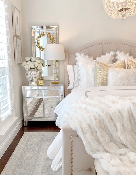 Holiday Guest Room Styling Tips & Inspiration with The Home Depot – The Decor Diet Holiday Guest Room, White And Gold Bedroom, Cream And White Bedroom, Glamorous Bedroom, Rooms Decoration, Cream Bedrooms, Gold Bedroom Decor, Room Styling, White Bedroom Decor