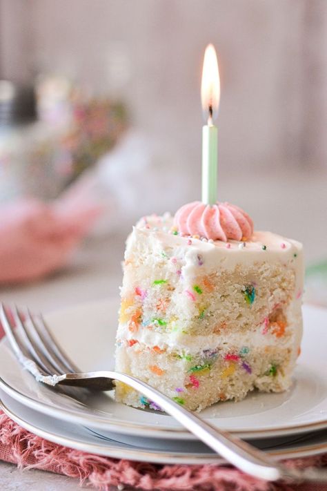 The cutest mini Funfetti cake, with an eggless recipe that's high altitude tested. This little sprinkle cake is perfect for Easter, a baby's first birthday smash cake, or a small family. Mini Confetti Cakes, High Altitude Funfetti Cake, Funfetti Mini Cake, Small Batch Funfetti Cake, Eggless Smash Cake, High Altitude Cake Recipe, Cake For Two, First Birthday Smash Cake, High Altitude Baking