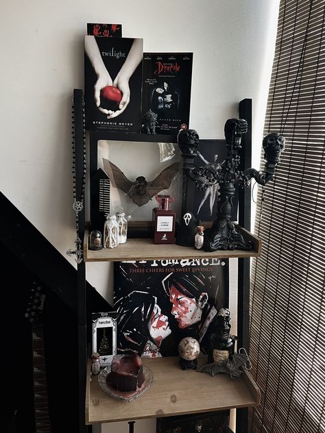 Gothic Dorm Room Aesthetic, Bedroom Aesthetic Books, Goth Room Aesthetic, Alternative Room, Gothic Bedroom Ideas, Goth Room, Gothic Decor Bedroom, Gothic Room, Chill Room