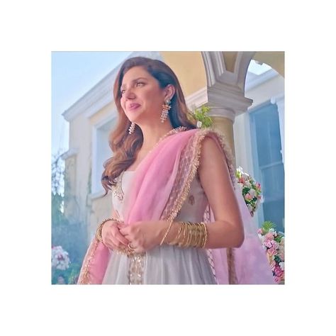 For veet commercial Faiza Saqlain, Mahira Khan, Fashion Photography Poses, Bridal Jewellery Indian, Couple Photography Poses, Pakistani Actress, Beautiful Wedding Dresses, Pakistani Fashion, Wedding Bells