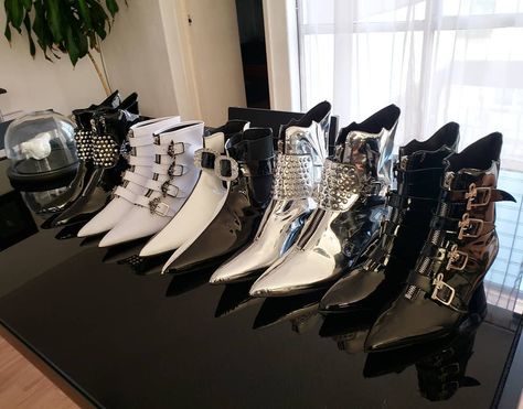 Goth Pikes, Trad Goth Outfits, Deathrock Fashion, Gothic Boots, Gothic Shoes, Alt Fashion, Gothic Outfits, Goth Outfits, Beautiful Outfits