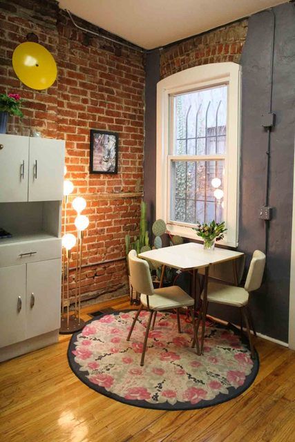 what an adorable little dining room and the exposed brick, sigh. First Apartment Decorating, A Brick Wall, Small Apartment Decorating, Studio Apartment Decorating, Design Del Prodotto, Small Dining, Apartment Inspiration, Studio Decor, Living Room Decor Apartment