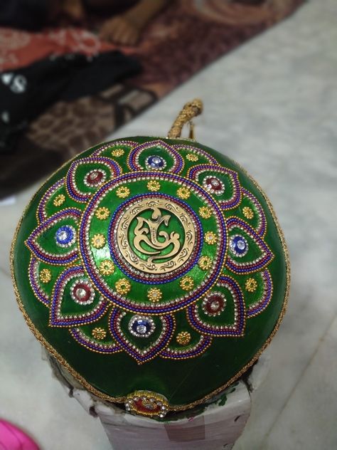 Pelli Kobbari Bondam Decoration, Dry Coconut Decoration For Wedding, Kobbaribondam Decoration, Coconut Designs For Marriage, Kobbari Bondam Decoration, Mrg Decoration, Wedding Coconut, Coconut Decor, Coconut Crafts