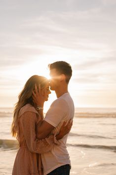 Couple Beach Pictures Relationship Goals, Wedding Beach Photoshoot Ideas, Beach Photo Engagement, Beach Fotos Ideas Couple, Prenup Photoshoot Beach, Beach Inspo Pics Photo Ideas Couple, Prenup Shoot Beach, Couple Beach Shoot Ideas, Sunset Photography Couples