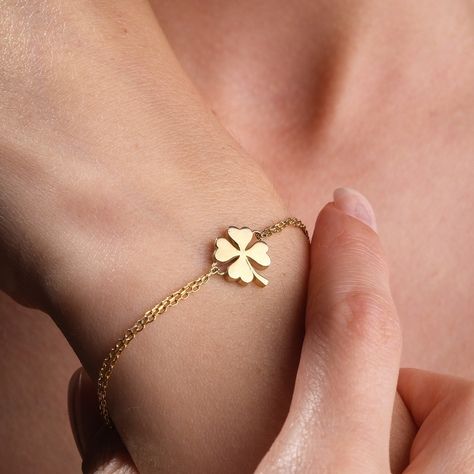 14K Solid Gold Four Leaf Clover #bracelet , Double Chain #jewelry , Real Gold #shamrock Bracelet, #goodluckjewelry , Christmas Gifts For Women #etsy #https://arfesultangifts.etsy.com Clover Leaf Bracelet, Shamrock Bracelet, Gold Four Leaf Clover, Four Leaf Clover Bracelet, Clover Bracelet, Jewelry Real, Timeless Symbol, Clover Charm, Chain Design