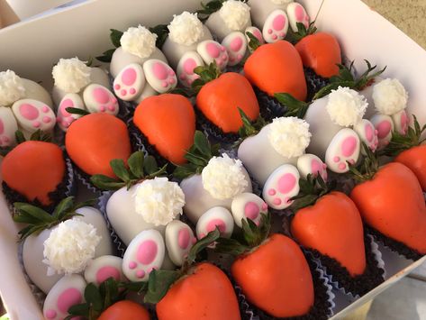 Chocolate covered strawberries for Easter! Strawberries Ideas, Easter Strawberry, Strawberry Cake Pops, Chocolate Covered Strawberry Recipe, Strawberry Treats, Chocolate Covered Strawberries Bouquet, Chocolate Covered Fruit, Easter Sweets, Chocolate Covered Treats