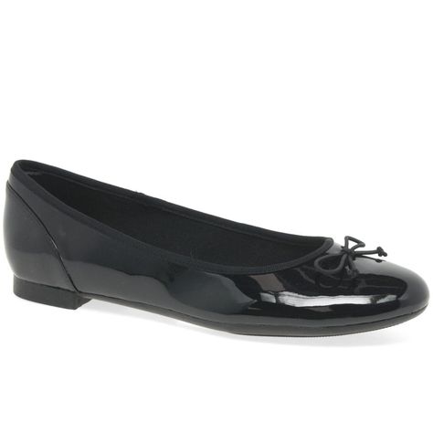 Black School Shoes, 2024 Wardrobe, Smart Shoes, Canvas Sandals, Dream School, Ultra Feminine, Patent Shoes, Black Ballet Flats, Ballet Pumps