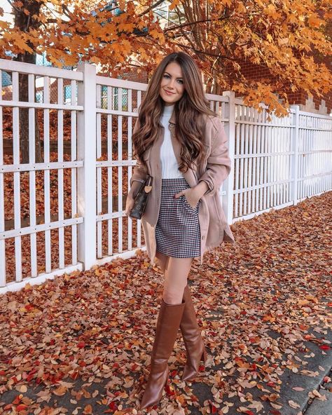 Looks like fall around here 🍂🍂 except I got my nails done this afternoon and had them painted Christmas red 😁❤️❤️❤️ shop my outfit here:… Modern Outfit Ideas, Winter Date Night Outfit, Thanksgiving Dinner Outfit, Caitlin Covington, Winter Date Night, Winter Date Night Outfits, Date Night Outfit Ideas, Thanksgiving Outfit Ideas, Cute Thanksgiving Outfits