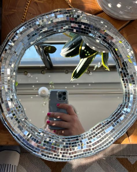 Disco Mirror Frame, Diy Disco Mirror, Discoball Mirror Diy, Discoball Interior, Ball Room Aesthetic, Diy Round Mirror, Disco Cd, Mirror Over Fireplace, Funky Mirrors