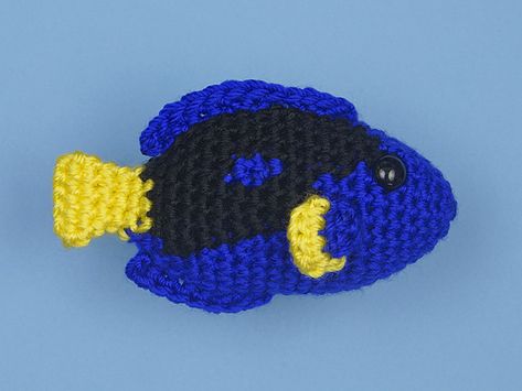 Amigurumi Fish, Crochet Fish Patterns, Fish Crochet, Blue Tang, Crochet Amigurumi Patterns, Mini Amigurumi, Crochet Fish, Animals Crochet, Art Pins