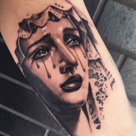 Mother Mary Tattoos, Unique Hand Tattoos, Nova Tattoo, Virgin Mary Tattoo, Catrina Tattoo, Mary Tattoo, Chicano Art Tattoos, Jesus Tattoo, Religious Tattoos