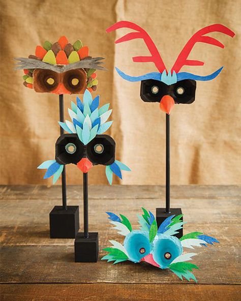 Manualidades para niños con hueveras de cartón: mascaras, animales, personajes... Sweet Paul Magazine, Theme Carnaval, Paper Masks, Folding Origami, Bird Masks, Egg Carton Crafts, Crafty Kids, Egg Carton, Recycled Art