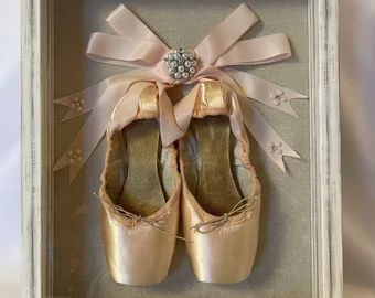 Ballet Shoes Shadow Box Ideas, Pointe Shoe Decorations Ideas, Pink Pointe Shoes, Decorated Pointe Shoes, Ballet Room, Ballerina Room, Ballet Pointe Shoes, Dance Rooms, Fav Products