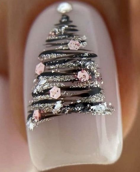 Pink Gold Christmas Nails, White Nails With Christmas Tree, Advent Nails Art Ideas, Pink Christmas Nails Rose Gold, Holiday Nails Winter Christmas White, White Christmas Tree Nails, Christmas Nails Rose Gold, Rose Gold Christmas Nails, Christmas Tree Nail Art