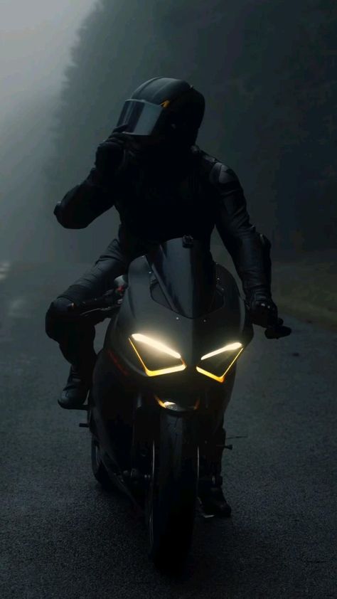 Motor Bikes Aesthetic, Motorbike Aesthetic Wallpaper, Motorcycle Aesthetic Wallpaper, Motorbike Aesthetic, Motor Wallpaper, Wallpaper Motorcycle, Moto Aesthetic, Biker Guys, Rider Wallpaper