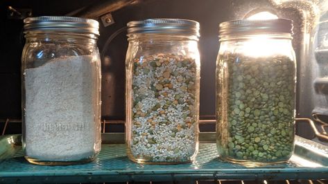 Canning With Vacuum Sealer, Vacuum Seal Mason Jars, How To Vacuum Seal Mason Jars, Vacuum Canning In A Jar, Mason Jar Vacuum Sealer, Mason Jar Vacuum Sealing, Vacuum Sealing Food In Jars, Vacuum Canning, Vacuum Seal Jars