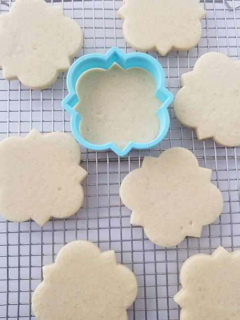 Sugar Cookies For Royal Icing, Cookies For Royal Icing, No Spread Sugar Cookie Recipe, Vanilla Sugar Cookie Recipe, Photo Cookies, Roll Out Sugar Cookies, Vanilla Sugar Cookies, Baking Skills, Cut Out Cookie Recipe