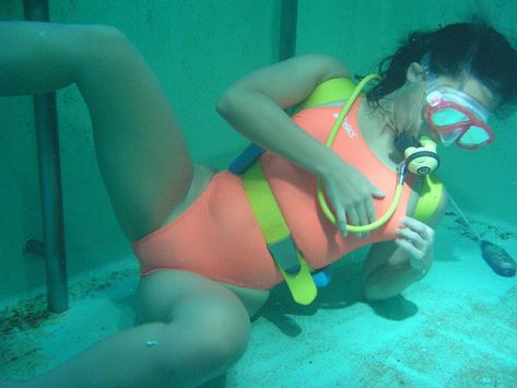 Underwater Lovers, Scuba Woman, Japanese Swimsuit, Scuba Diver Girls, Deep Diving, Scuba Girl, Swimsuits Hot, Under Water, Scuba Diver