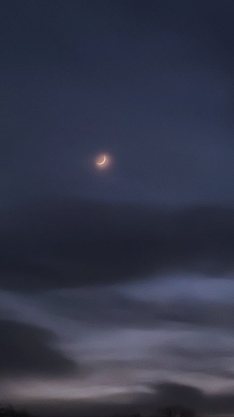 Moon With Clouds Aesthetic, Moody Sky Aesthetic, Escape Wallpaper Aesthetic, Dark Sky Aesthetic Moon, Crescent Moon Wallpaper Aesthetic, Dark Clouds Aesthetic Wallpaper, Moon Wallpaper Aesthetic Dark, Midnight Aesthetic Wallpaper, Dark Sky Wallpaper