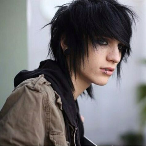 Johnnie Guilbert Emo Boy Haircut, Emo Haircut, Short Emo Hair, Emo Hairstyles For Guys, Scene Haircuts, Emo Boy Hair, Emo Haircuts, Emo Hairstyle, Emo Hairstyles