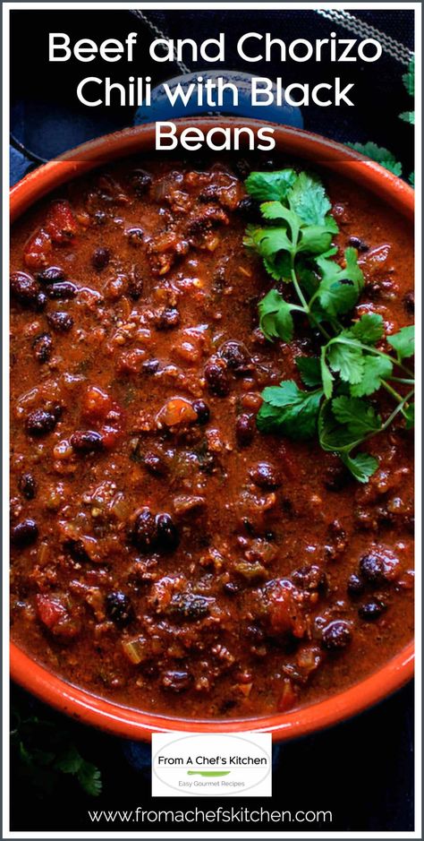 Chorizo Beans, Chorizo Chili Recipe, Chili With Black Beans, Beans Mexican, Chorizo Chili, Beef Chorizo, Roasted Poblano Peppers, Roasted Poblano, Chorizo Recipes