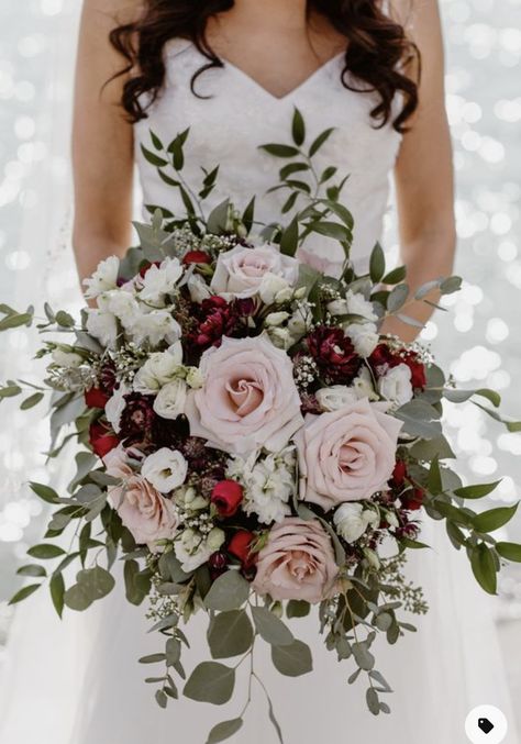 Bridal Boquets Fall Burgundy, Burgundy Pink Wedding Flowers, Burgundy Blush Wedding Bouquet, Dark Pink Centerpieces Wedding, Fall Bouquet Wedding Burgundy, Bride Bouquets Burgundy Blush, Burgundy Blush Flowers, Different Styles Of Bouquets, Wedding Table Top Decor Centerpiece Ideas