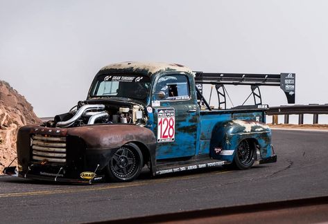 Pikes Peak Hill Climb Record Shattered by a 1949 Ford Truck Pikes Peak Hill Climb, Cummins Motor, 1949 Ford, Single Cab Trucks, Ford F1, Hot Rod Pickup, Rat Rods Truck, Diesel Cars, Pikes Peak