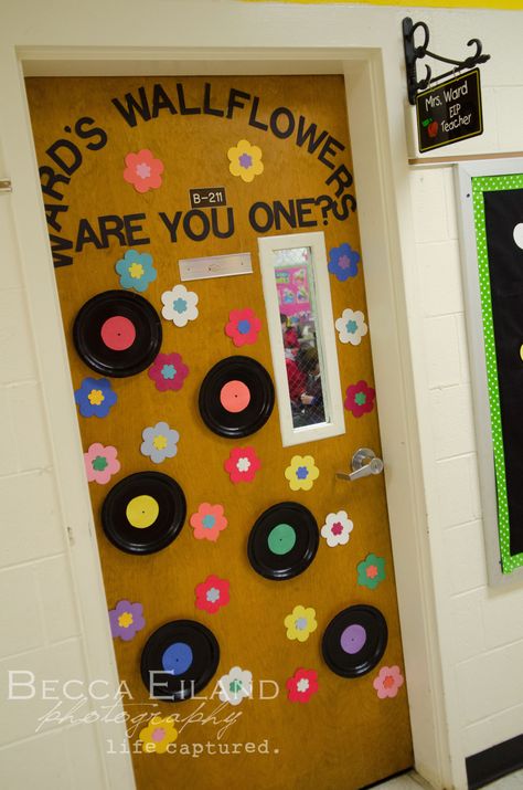 Door Decorations Disco Door Decoration, 70s Door Decoration, Assisted Living Crafts, Teacher Door, Teacher Doors, Elementary Classroom Decor, Class Theme, Church Music, Retro Diner