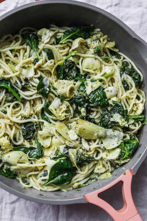 Healthy Lemon Artichoke Spinach Pasta | Walder Wellness, RD Artichoke Healthy Recipes, Spinach Artichoke Healthy, Lemon Pasta Healthy, Healthy Spinach Pasta, Healthy Artichoke Recipes, Artichoke Noodle Recipes, Artichoke Pasta Recipes, Healthy Veggie Pasta, Lemon Artichoke Pasta