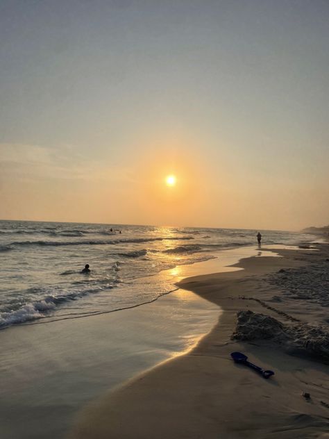 Small Town Beach Aesthetic, Beach Town Aesthetic, Beach Core, Aesthetic Photos, Beach Town, Beach Aesthetic, Pretty Places, Aesthetic Photo, Summer Nights