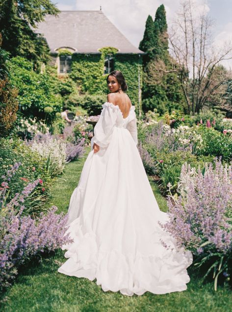 Norcal Wedding, Garden Shoot, French Wedding Dress, Lace Dress Elegant, French Chateau Wedding, Bridal Wardrobe, Wedding Shooting, Bridal Photo, Bride Photoshoot