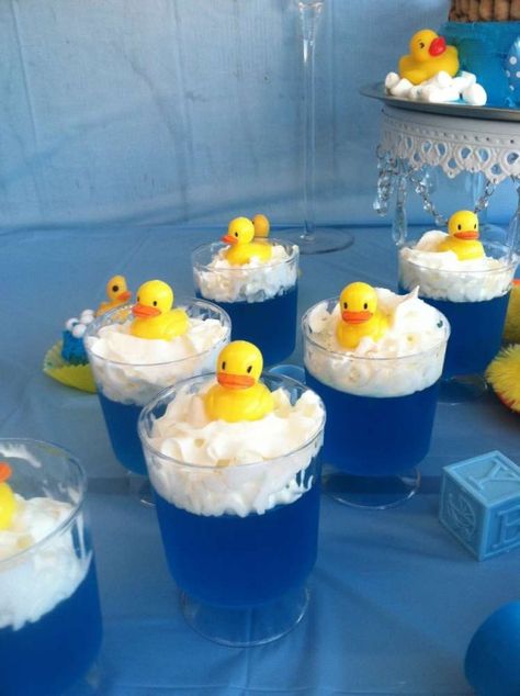 Rubber Ducky jello | CatchMyParty.com - Blue Jello with Cool Whip for 'bubbles' & rubber ducky sitting on top of topping Gateau Baby Shower Garcon, Baby Shower Punch, Ducky Baby Showers, Fiesta Shower, Jello Cups, Blue Jello, Ducky Baby Shower, Rubber Ducky Baby Shower, Baby Shower Duck