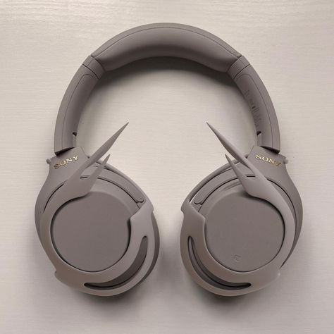 Tomás Correia | Sony wh1000xm4 accessory | Instagram Cool Headphones Design, Sony Wh-1000xm5, Sony Headphones Wh1000xm4, Sony Wh 1000 Xm4, Headphones Drawing, Aesthetic Items, Future Aesthetic, Sony Headphones, Headphones Design