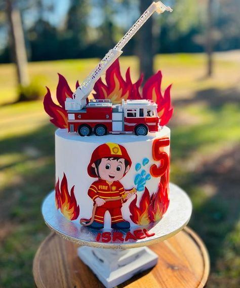 Marta’s Sweet Delights on Instagram: "A FIRE 🔥🔥 Cake for a firetruck obsessed little boy! 🧯🔥🚒 Happy 5th Birthday Israel. I sure hope you enjoyed your chocolate cake with strawberries n’ cream 🥰 #martassweetdelights #customcakes #firetruckcake #firemancake #firefighters #pastel #pastelesdecorados #cakeideas #cake #cakedecorating" Easy Firefighter Cake, Firetruck Cake Diy, Fire Fighter Cake Design, Birthday Cake Fire Truck, 4 Birthday Cake Boy, Firefighter Birthday Party Cake, Firefighter Cake Ideas Kids, Fire Truck Birthday Party Ideas Cake, Fire Truck Cakes For Boys