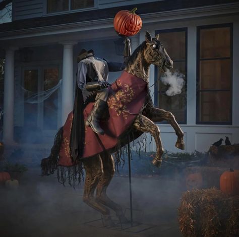 Animated Headless Horseman Sleepy Hollow Headless Horseman, Home Depot Halloween, Headless Horseman Halloween, Haunted Props, Animated Halloween Props, Horse Animation, Pumpkin Scarecrow, The Legend Of Sleepy Hollow, Dollhouse Design