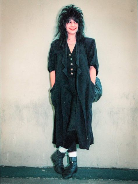 70s Emo Fashion, Alternative 70s Fashion, Souxie Soux Style, 80s Witch Outfit, 70s Goth Aesthetic, 80s New Romantic Fashion, 90s Alternative Fashion Grunge, Futch Aesthetic, New Wave Outfits