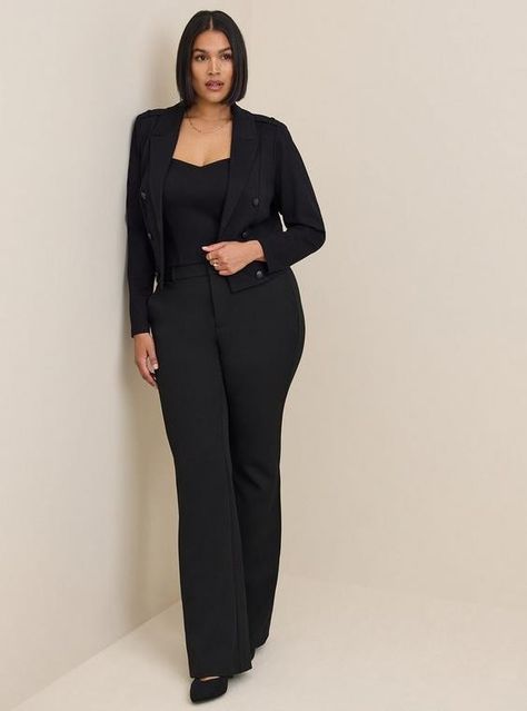 Law Office Outfits Women, All Black Professional Outfits, Psychologist Outfit, Power Suits For Women, Corporate Core, Style Development, Clothing Aesthetics, Black Pantsuit, Secretary Outfits