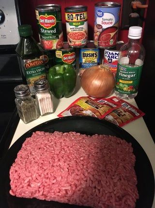 Copycat Runza Chili, Wendy’s Copycat Chili Crockpot Sauce, Wendy’s Chilli Recipe, Wendy’s Chili Copycat, Wendy’s Copycat Chili Crockpot, Copy Cat Wendy’s Chili, Wendys Chili Recipe, Chili Spices, Soups Stews Chilis