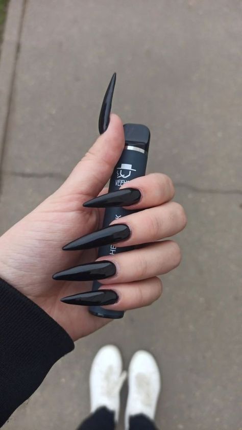 🖤 Cute Long Nails, Long Black Nails, Black Stiletto Nails, Brown Acrylic Nails, Black Acrylic Nails, Stiletto Nails Designs, Casual Nails, Glow Nails, Crazy Nails