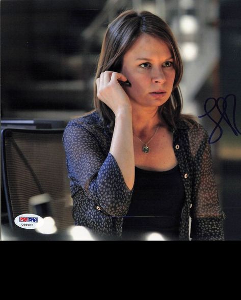 ∀ Mary Lynn Rajskub signed 8x10 photo PSA/DNA Autographed: Vendor: gs-memorabilia Type: Price: 134.99 Mary Lynn Rajskub signed 8x10 photo PSA/DNA Autographed | shrsl.com/4fuj5 The Other Mrs Mary Kubica, Mary Lynn Rajskub, Calgary Flames, Tampa Bay Rays, New York Islanders, Anaheim Ducks, Utah Jazz, Cleveland Indians, Houston Rockets