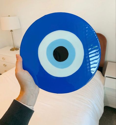 Cd Painting Ideas Easy, Painted Records Vinyl, Cd Painting Ideas, Circular Canvas Painting, Art Cd, Vinyl Record Art Ideas, Painted Records, Vinyl Paintings, Cd Wall Art