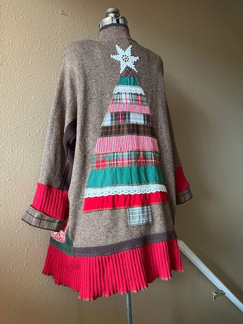 Upcycle Sweater Refashioning, Sweatshirt Refashion Remake, Christmas Sweatshirt Ideas, Flannel Shirt Refashion, Diy Christmas Shirts, Upcycled Christmas, Diy Clothes Accessories, Recycled Shirts, Sweatshirt Makeover