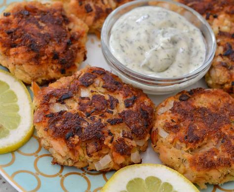 Smoked Salmon Patty Recipe Canned Salmon Patties, Small Town Woman, Southern Potato Salad, Flaked Salmon, Salmon Croquettes, Sauce For Salmon, Salmon Patties Recipe, Dill Sauce, Southern Dishes