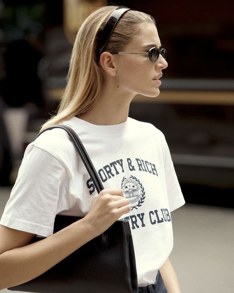 Estilo Ivy League, Estilo Ivy, 여름 스타일, Vintage Tee Shirts, Estilo Preppy, Loose Tees, Design Board, Sporty And Rich, Golden Girl