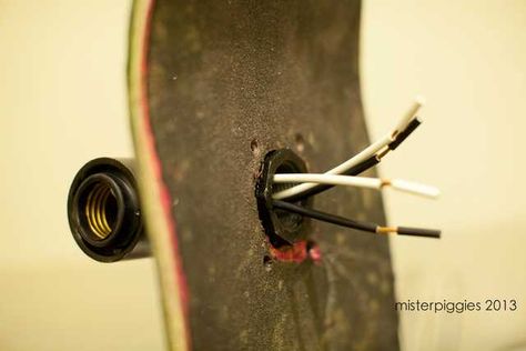 Skateboard Light, Skateboard Room, Skateboard Furniture, Skateboard Decor, Ski House Decor, Funky Lamps, Wood Cladding, Automotive Decor, Lampe Design