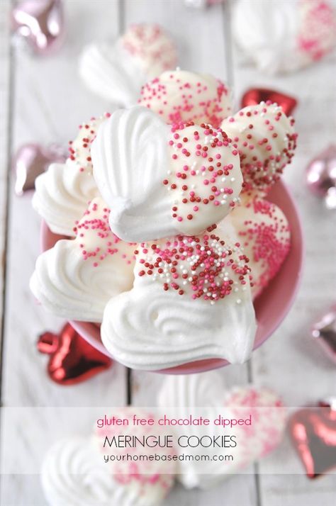 Gluten Free Chocolate Dipped Meringue Heart Cookies - Creating the perfect meringue cookies is easy with this step by step tutorial! Gluten Free Meringue Cookies, Romantic Desserts, Valentine Desserts, Valentines Day Desserts, Valentines Day Food, Meringue Cookies, Valentines Day Cookies, Valentines Day Treats, Valentines Food