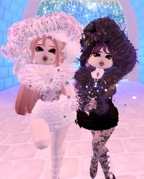 me n my mami 🥰 #RoyaleHigh #RoyaleHigh #roblox #Roblox #royalehighoutfitideas #royalehighoutfits 16th Wishlist, Rh Combos, Royal High Roblox Outfits Boy, Campus Dorm, Royals High, Royal High Outfits Ideas Cheap, Rh Outfits, Rh Fits, High Hair